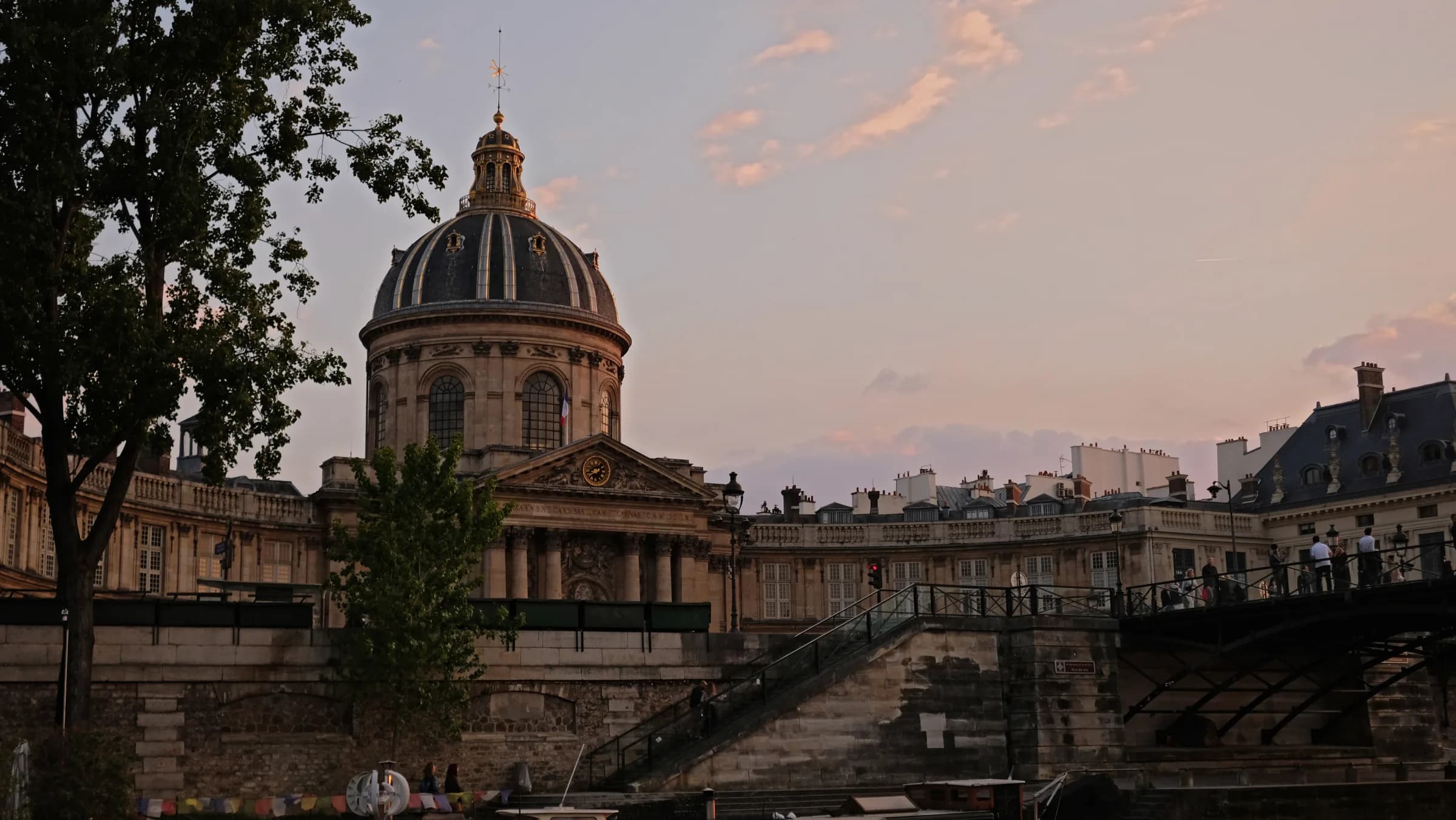 París — 16
